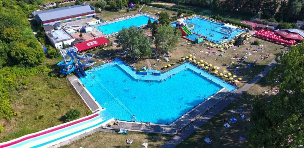 Alure Residences 1 & 24H Self Check-In, Free Parking In Front Of The Apartment Building, New Building, Terrace, Cafe With Breakfast In The Apartment Building, Next To The Aqua Park Banska Bystrica Ngoại thất bức ảnh